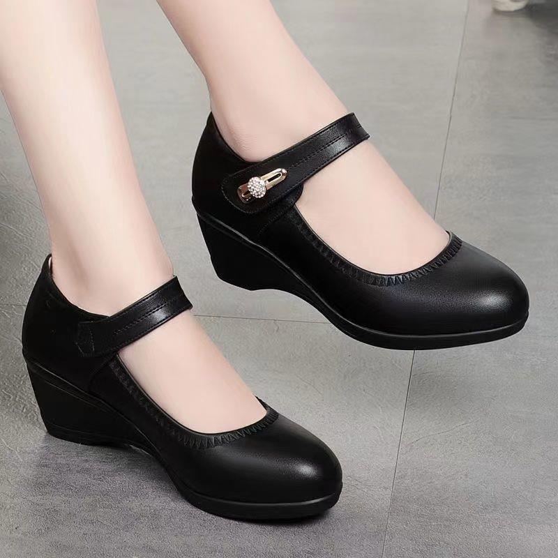 👡【35-41】Miękkie skórzane buty na obcasie z miękką podeszwą, antypoślizgowe skórzane buty dla mamy