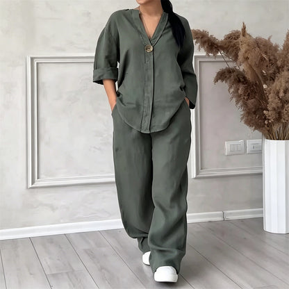 Stylowy damski komplet z bawełny i lnu w stylu casual: wygodna, luźna góra i spodnie z szerokimi nogawkami