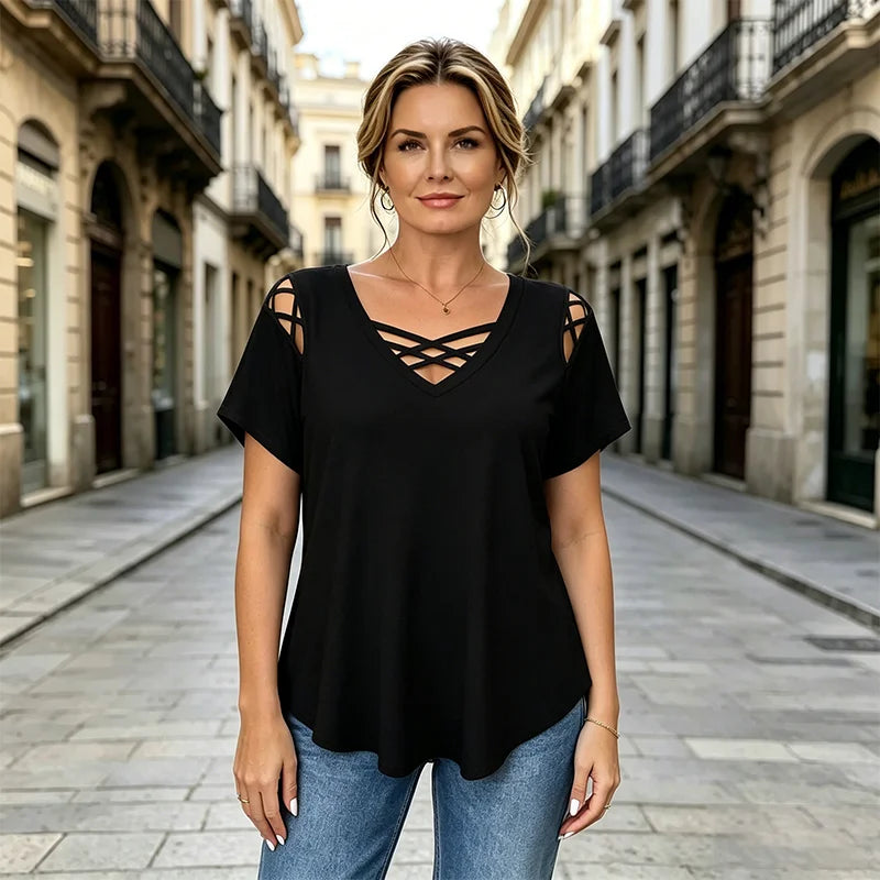 👚 Koszulka wykonana w 100% z bawełny, z dekoltem w serek, wzorem krzyżowym i wycięciami | nowoczesna i przewiewna